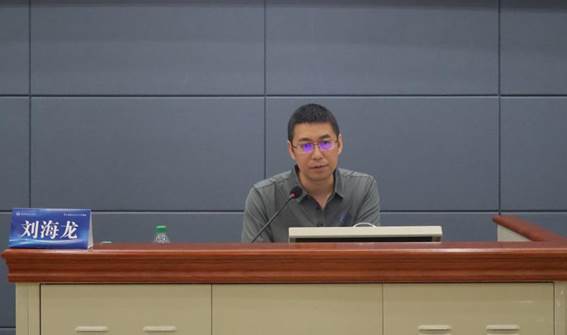 刘海龙作讲座 &nbsp;杨淑杰 摄